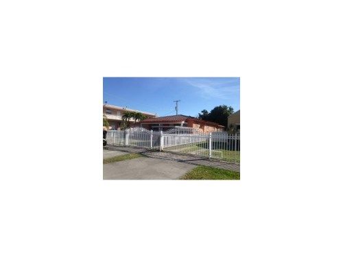 633 NW 23 PL, Miami, FL 33125