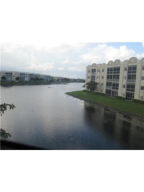 7647 SOUTHAMPTON TE # 212, Fort Lauderdale, FL 33321