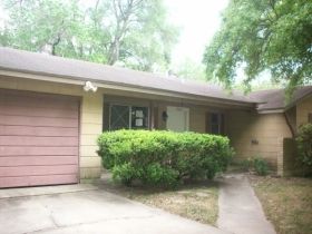 3405 Mistletoe Ave, Victoria, TX 77901