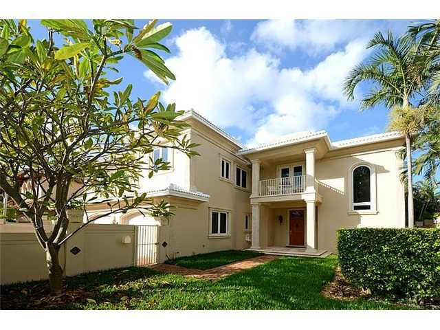 1949 SE Harbourview Dr, Fort Lauderdale, FL 33316