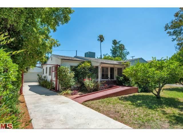 16822 Clark St, Encino, CA 91436