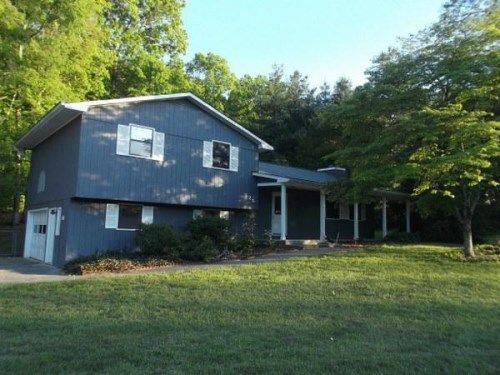 325 Wardley Rd, Knoxville, TN 37934