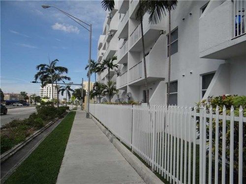 2575 SW 27 AV # 304, Miami, FL 33133