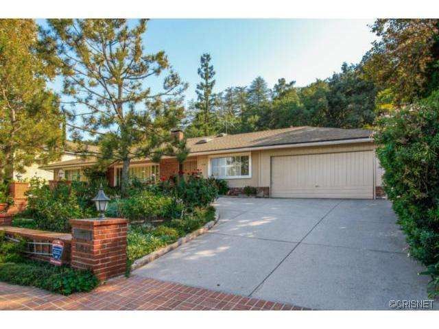 15836 Woodvale Road, Encino, CA 91436