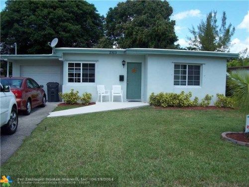 2703 HAYES ST, Hollywood, FL 33020