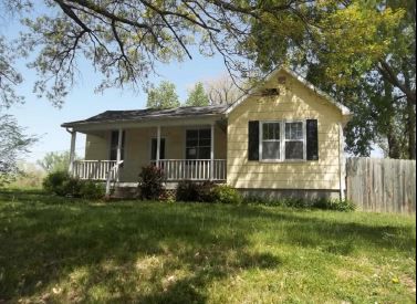 768 Spruce St, Leavenworth, KS 66048