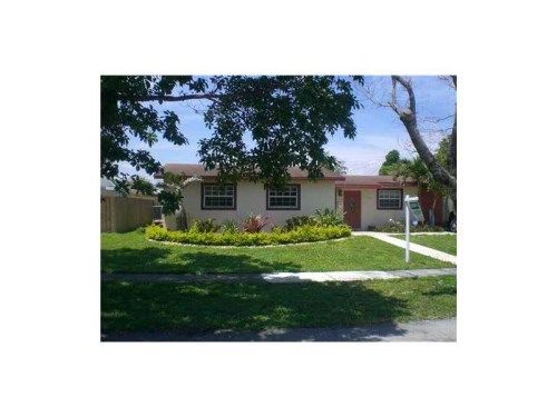 17902 NW 80 CT, Hialeah, FL 33015