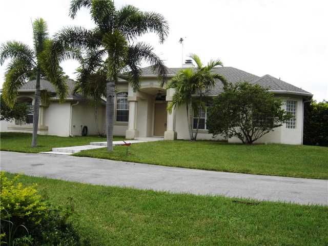 6113 GRAPEVIEW BL, Loxahatchee, FL 33470