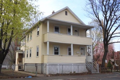 65 Elm St, Holyoke, MA 01040