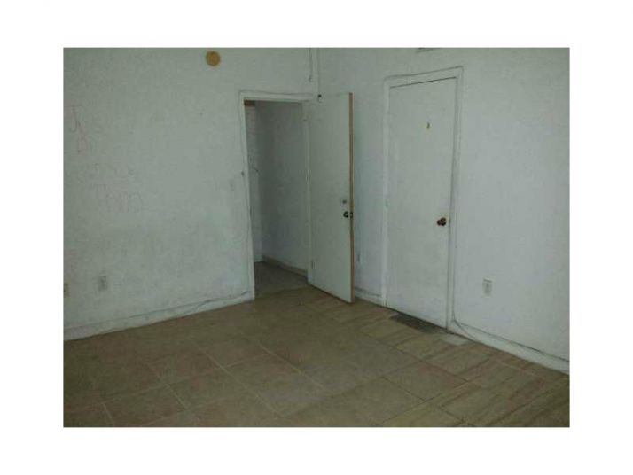 325 NW 84 TE # 325, Miami, FL 33150