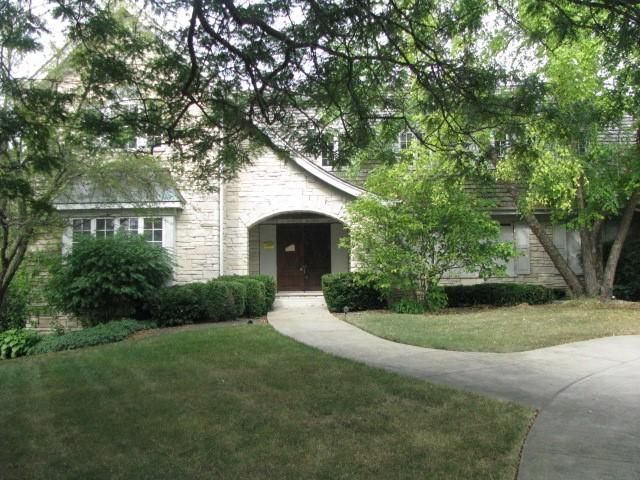 1404 Midwest Club Pkwy, Oak Brook, IL 60523