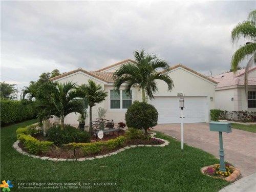 6812 DOGWOOD LN, Pompano Beach, FL 33063