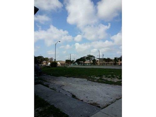 1192 NW 65 ST, Miami, FL 33150