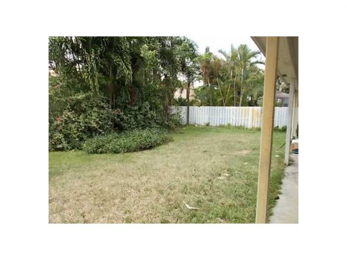 18072 SW 22ND ST, Hollywood, FL 33029