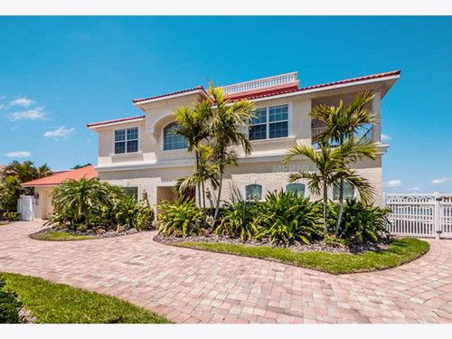 205 22ND ST, Belleair Beach, FL 33786