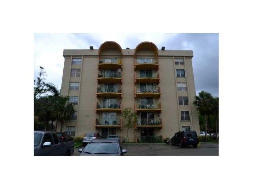 9360 FONTAINEBLEAU BL # 105, Miami, FL 33172