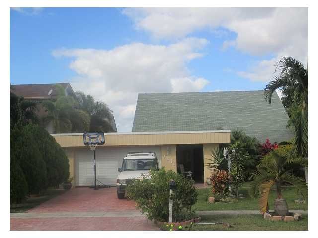 9361 NW 37TH CT, Fort Lauderdale, FL 33351