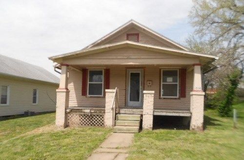 204 W 20th St, Higginsville, MO 64037