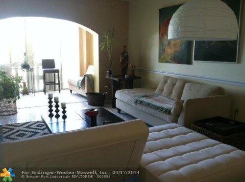 3850 WASHINGTON ST # 409, Hollywood, FL 33021