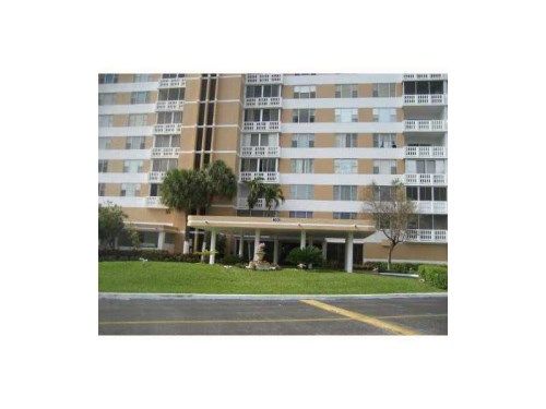 4001 HILLCREST DR # 814, Hollywood, FL 33021