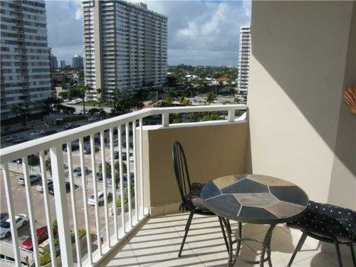 1950 S OCEAN DR # 8L, Hallandale, FL 33009