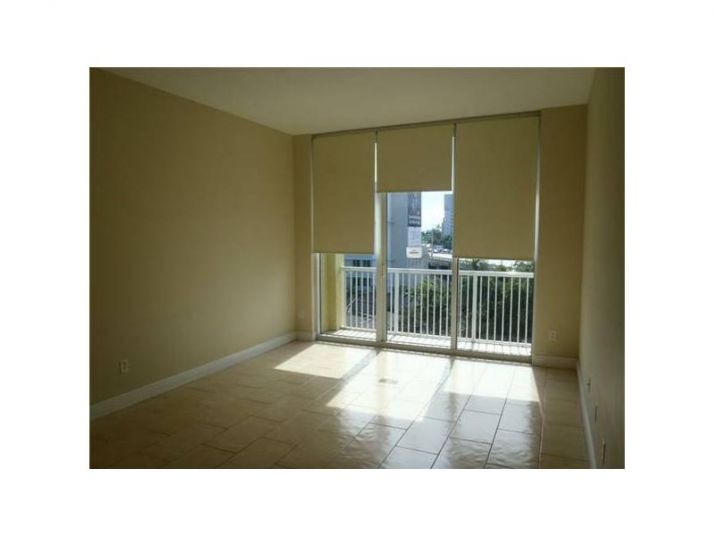 1350 NW 8 CT # PH5, Miami, FL 33136