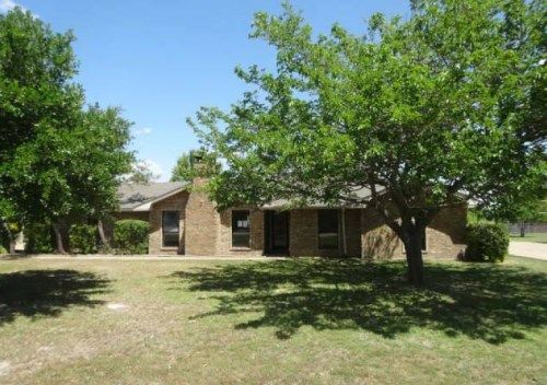 106 Mabry Dr, Red Oak, TX 75154