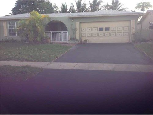 8960 NW 24 PL, Fort Lauderdale, FL 33322