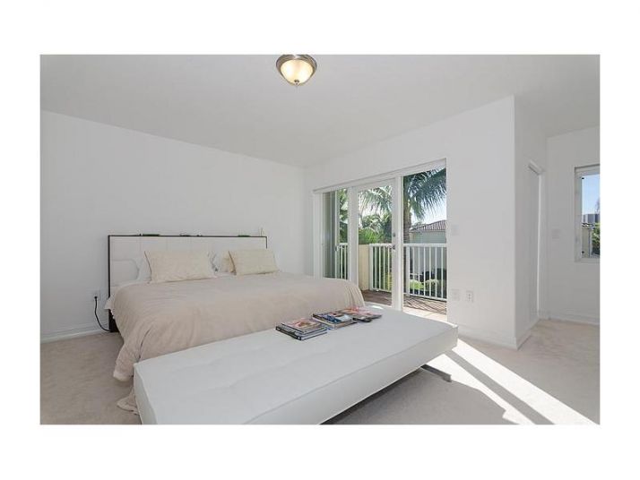 3156 NE 212 TE, Miami, FL 33180