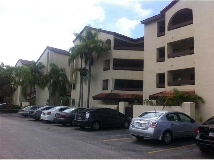 8933 SW 123 CT # 202, Miami, FL 33186