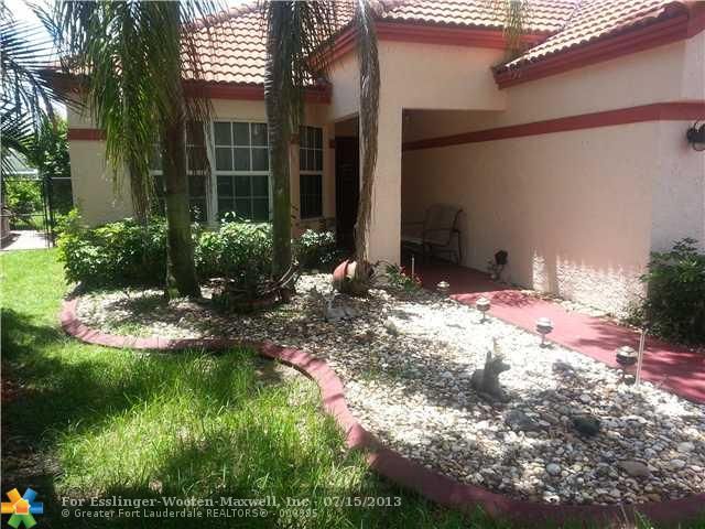 9490 OAK GROVE CIR, Fort Lauderdale, FL 33328