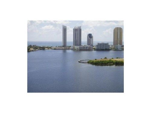 3330 190 ST # 1817, Miami, FL 33180