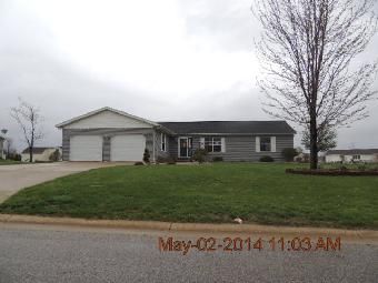 4048 N Southwinds Trl, Warsaw, IN 46582