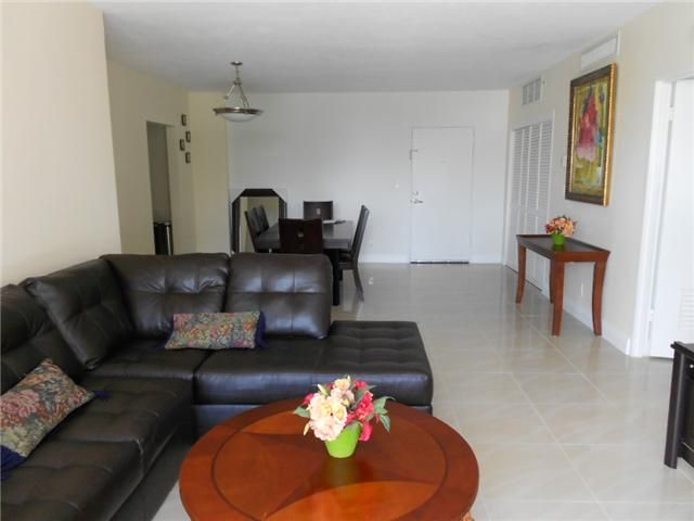 3001 S OCEAN DR # 229 E, Hollywood, FL 33019