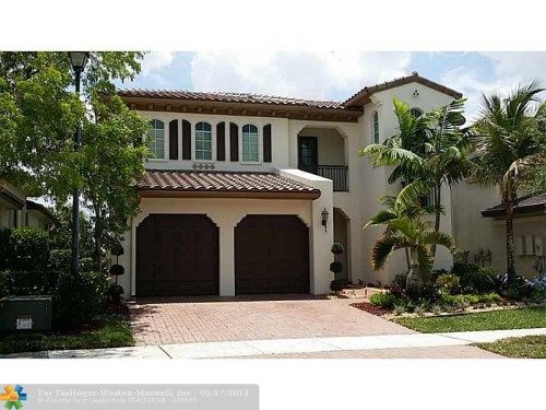 10630 NW 83RD CT, Pompano Beach, FL 33076