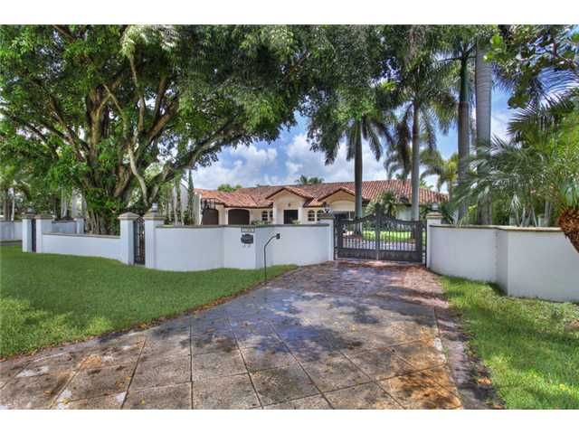 11325 SW 77 AV, Miami, FL 33156