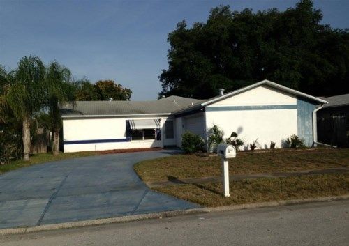 10335 Leaning Oak Dr, Port Richey, FL 34668