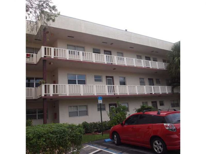 8380 LAGOS DE CAMPO BL # 207, Fort Lauderdale, FL 33321