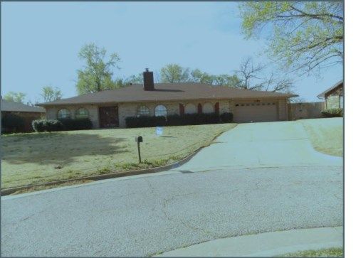 2013 Edinburg Drive, Yukon, OK 73099