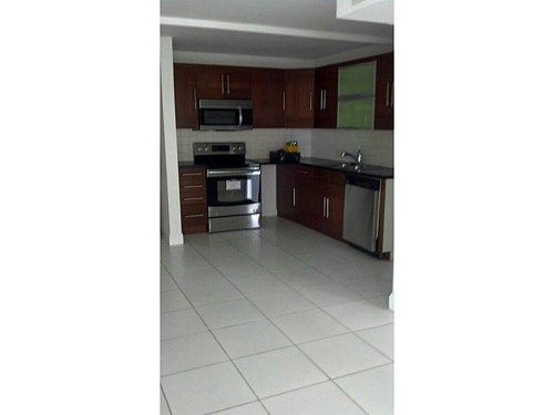 150 SE 25 RD # 7B, Miami, FL 33129