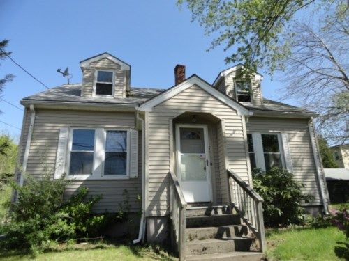 227 Chapel St, Woonsocket, RI 02895