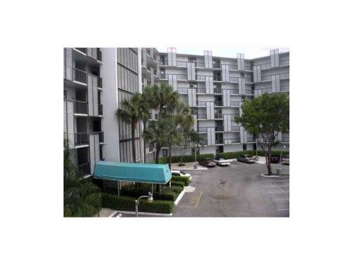 3475 N COUNTRY CLUB DR # 317, Miami, FL 33180