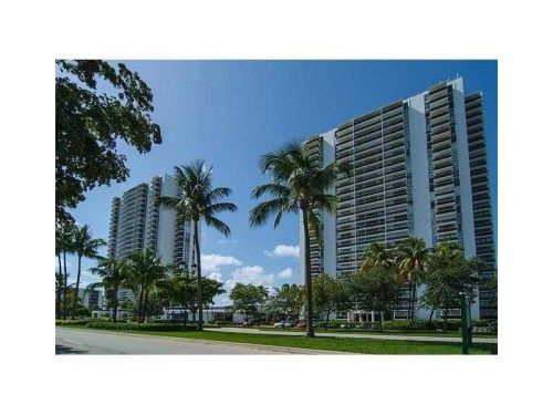 3625 N COUNTRY CLUB DR # 201, Miami, FL 33180