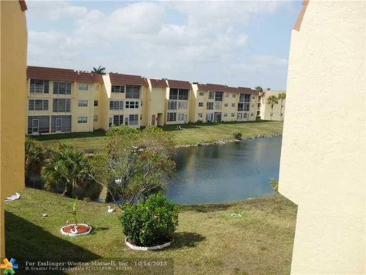 8590 SUNRISE LAKES BL # 212, Fort Lauderdale, FL 33322