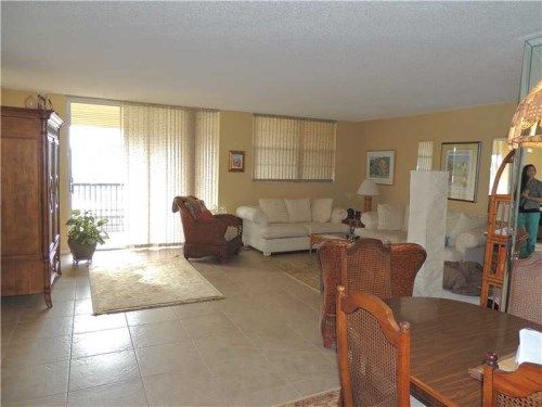 3001 ROLLING HILLS CR # 205, Fort Lauderdale, FL 33328