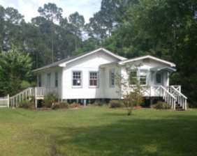 926 Saint Joseph St, Waveland, MS 39576