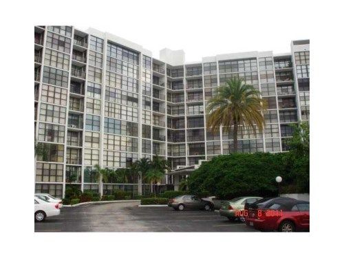 1000 PARKVIEW # 126, Hallandale, FL 33009