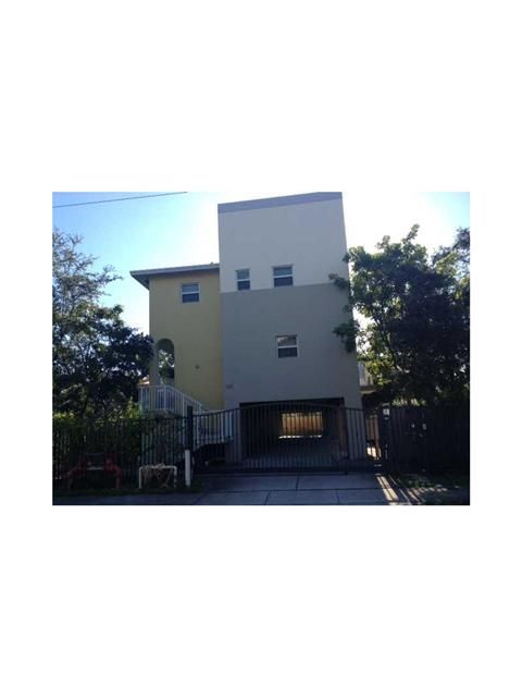 1235 NW 9 AV # 4, Miami, FL 33136