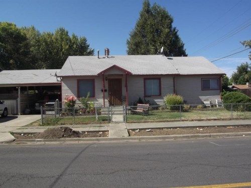 906-910 S. Peach Street, Medford, OR 97501