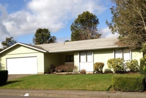 2247 Greentree Drive NE, Salem, OR 97305